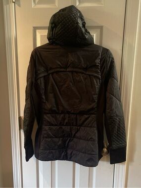Athleta Black Quilted-Hood Slim Puffer Jacket